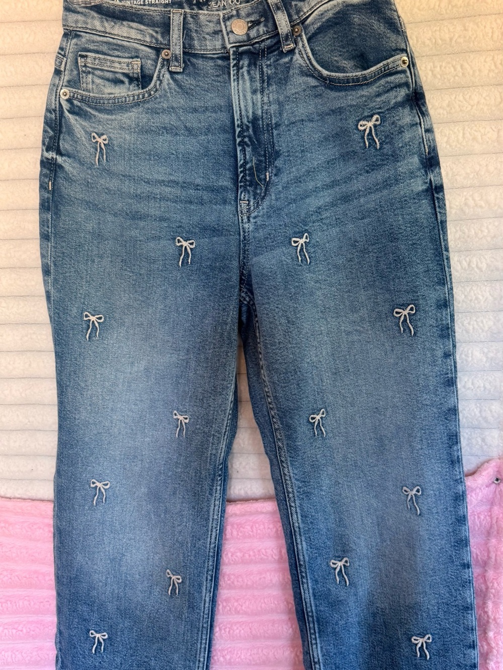 Arizona Jean Company Women's Straight-Leg Jeans with Bow Embroidery - Blue